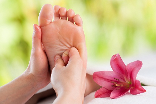 Sử dụng ghế massage chân để cải thiện bệnh mất ngủ